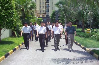 代表團參觀國際花園 代表團參觀國際花園