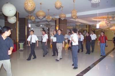 代表團參觀威力谷照明公司 代表團參觀威力谷照明公司